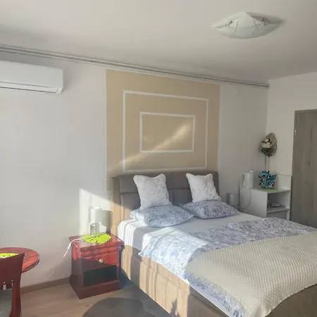 Δωμάτια σε οικογενειακή κατοικία Ana *